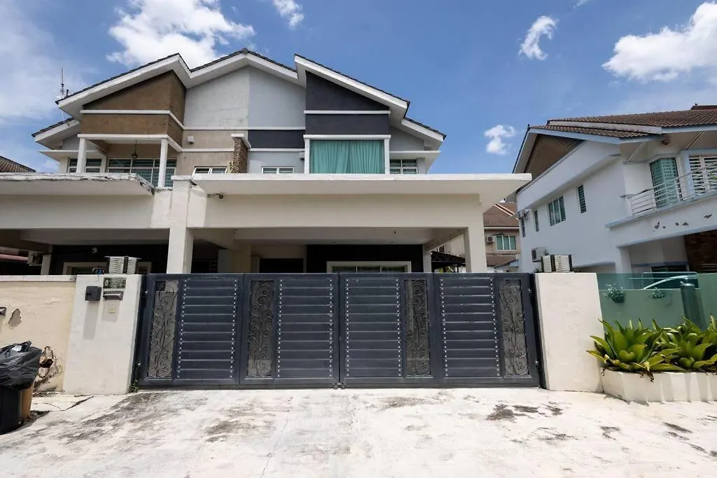 Holiday home Retro Homestay Ipoh - Semi D 15Pax Wedding Malaysia