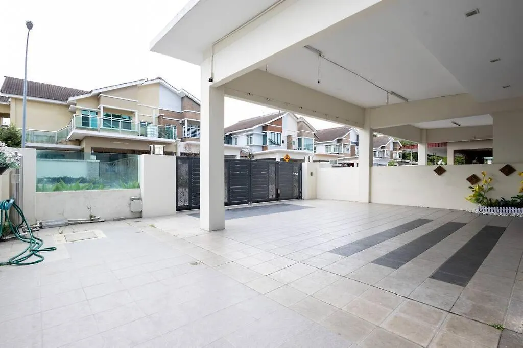 Retro Homestay Ipoh - Semi D 15Pax Wedding 0*,